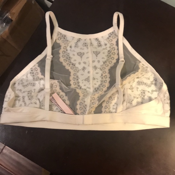 Victoria’s Secret Bra - Picture 2 of 4